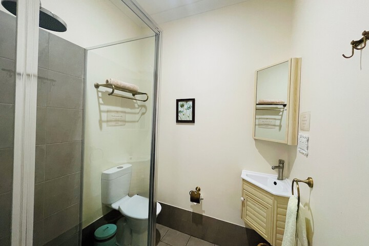 Room 15 of 214