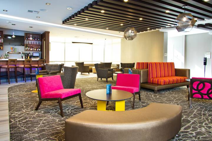 Lobby lounge