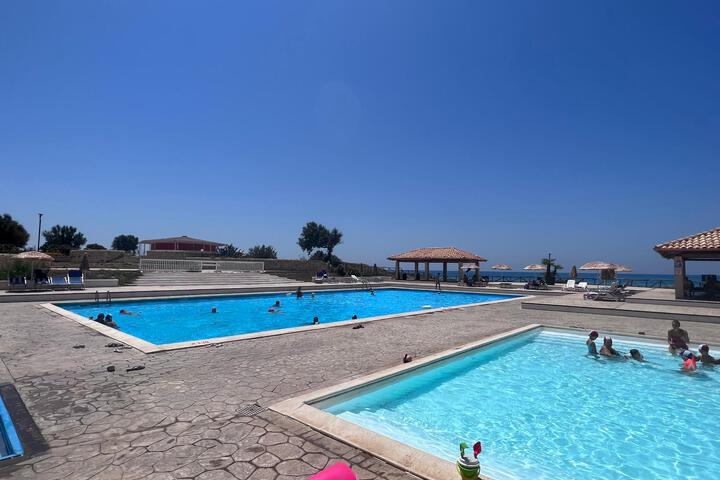 Pool 9 of 27