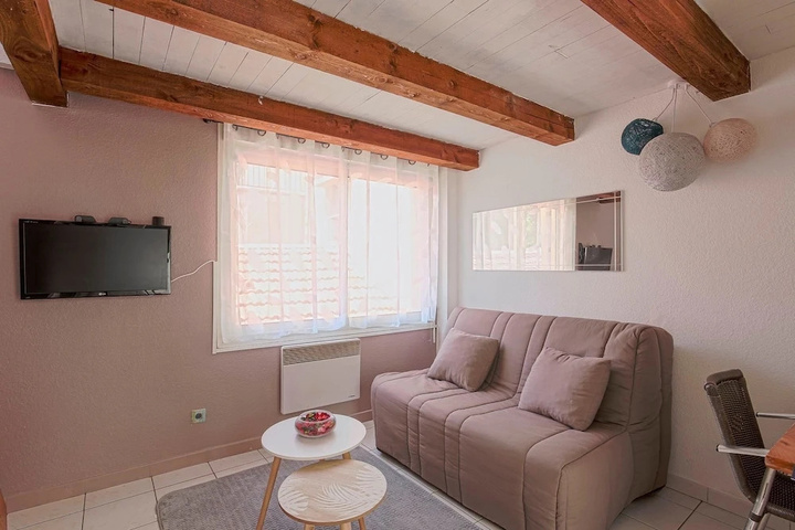 Room 3 of 8