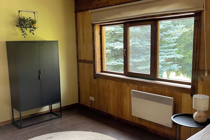 Room 4 of 65