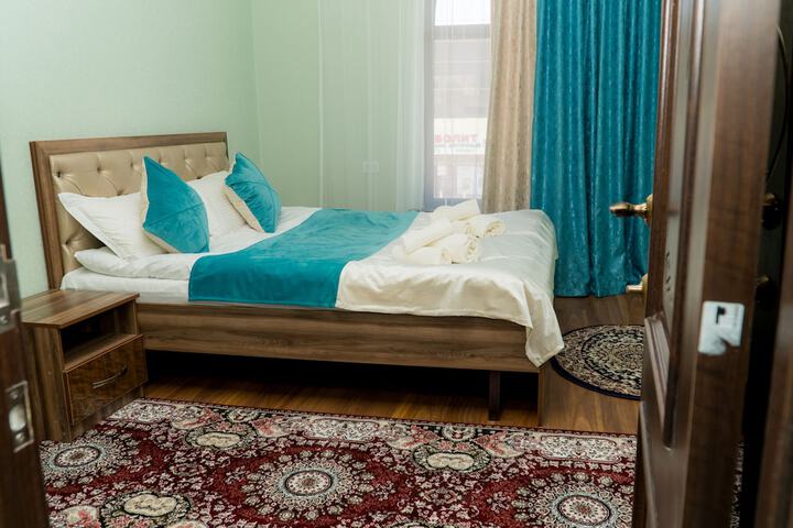 Room 4 of 7