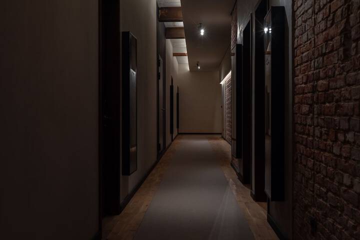 Hotel 183 of 183