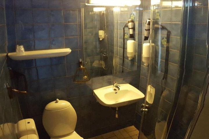 Room 15 of 34