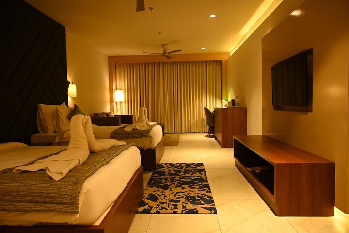 Room 5 of 25
