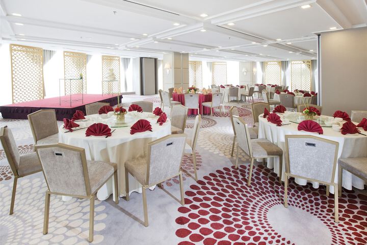 Banquet hall
