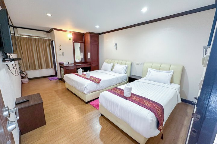 Room 19 of 32