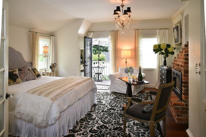 Room 21 of 49