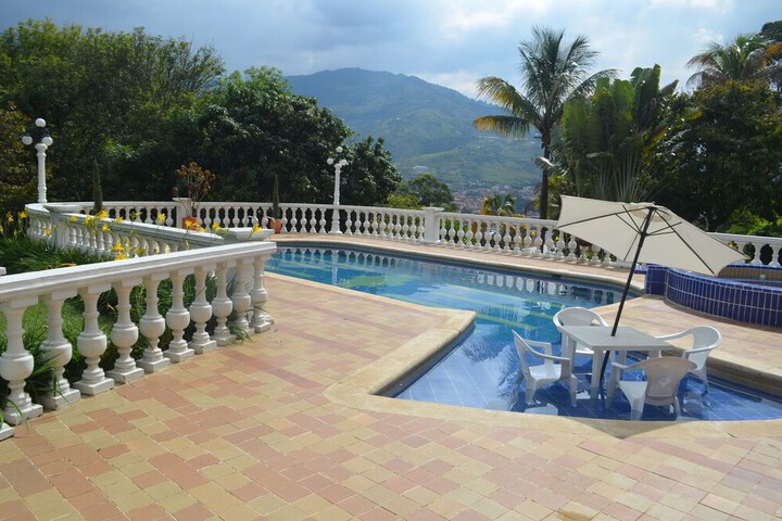 Pool 15 of 20