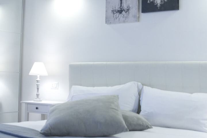 Room 8 of 32