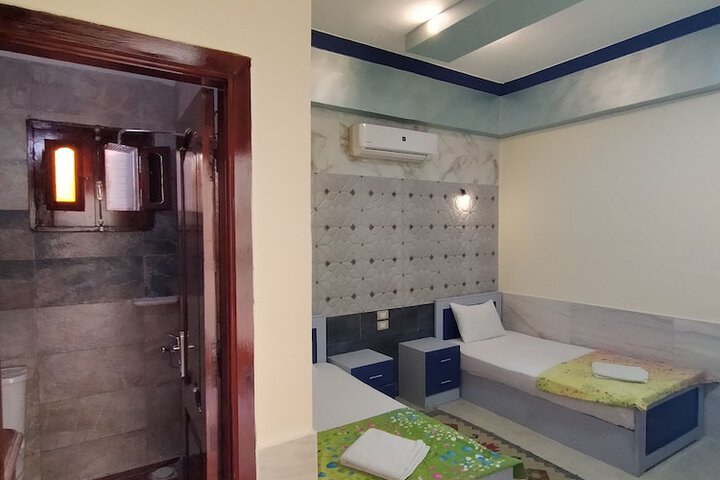 Room 16 of 22