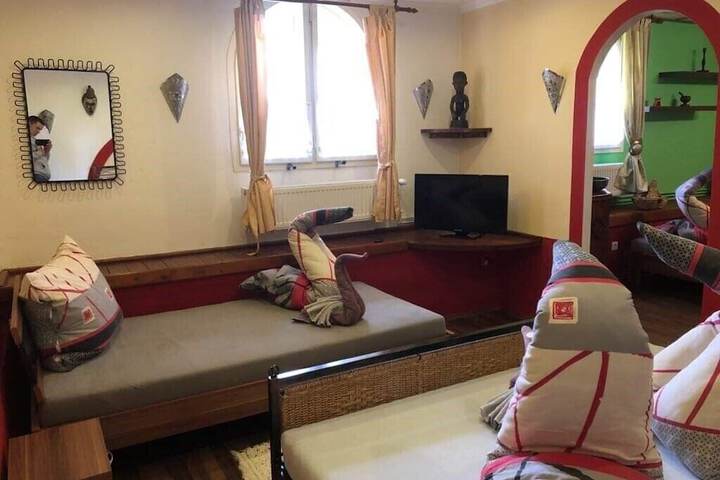 Room 6 of 121