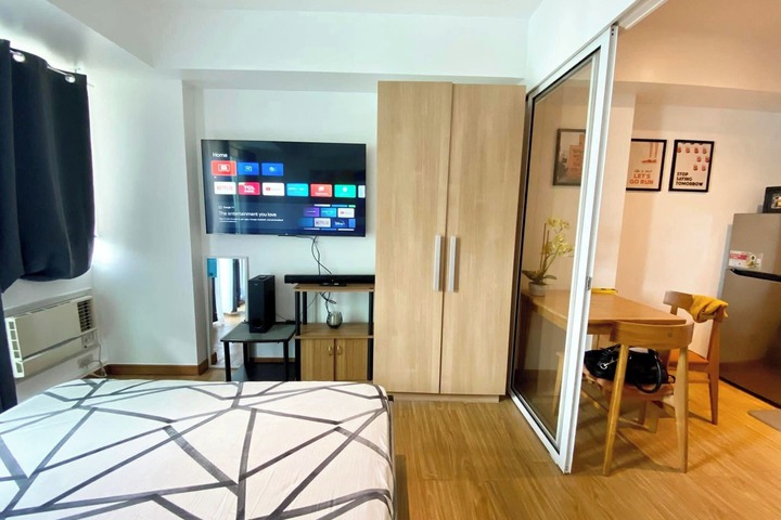 Room 9 of 15