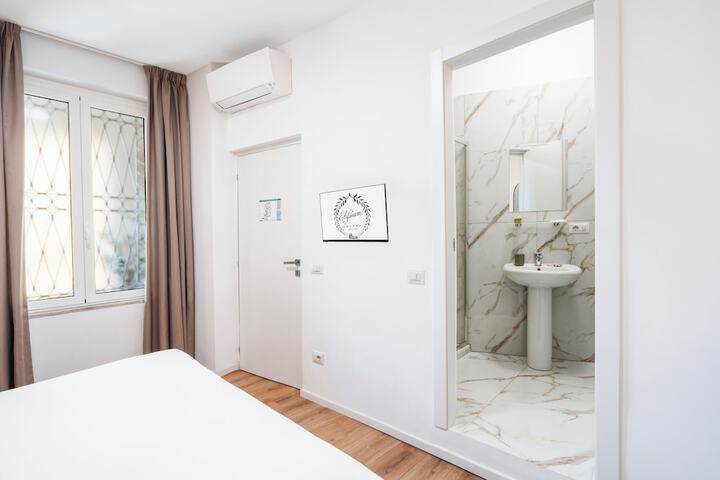 Room 15 of 20