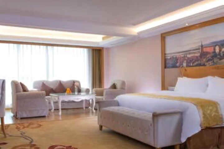 Room 5 of 22