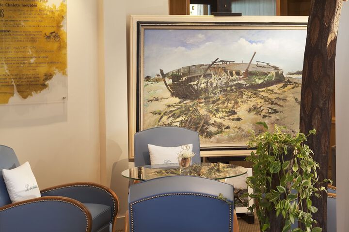 Lobby sitting area
