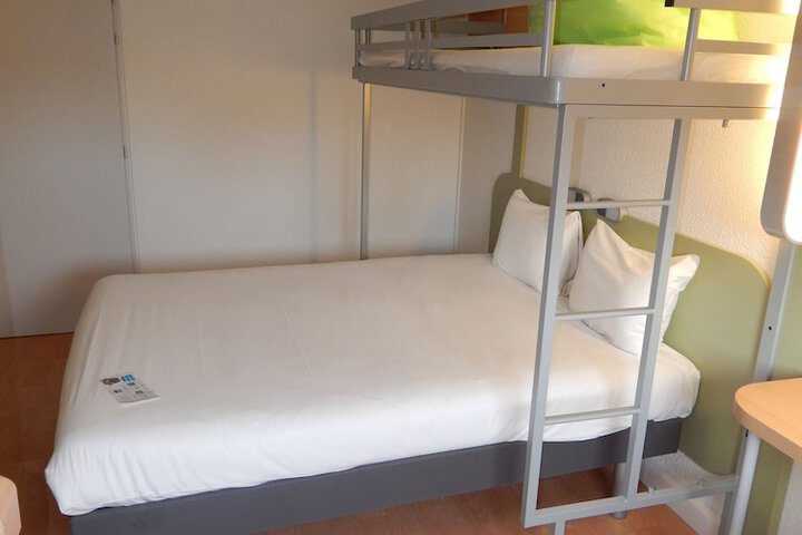 Room 5 of 31