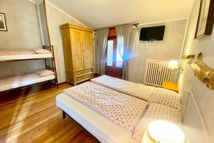 Room 2 of 13