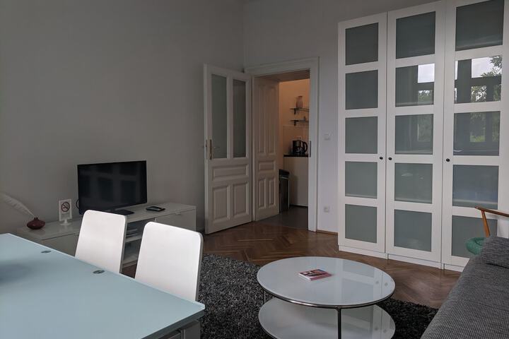 Room 44 of 108