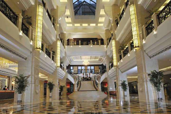 Entrance & Lobby