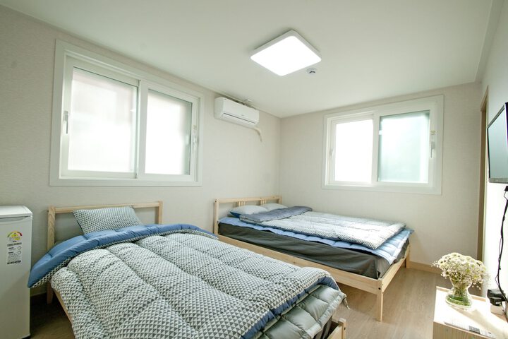 Room 12 of 49