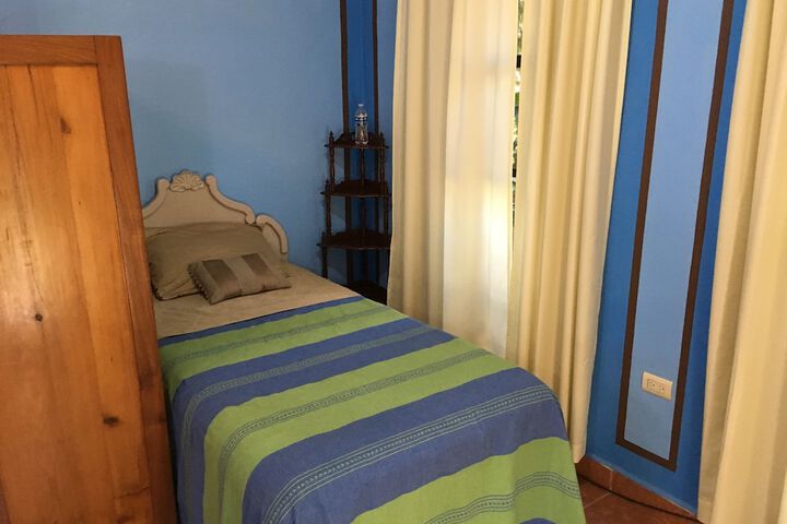 Room 26 of 106