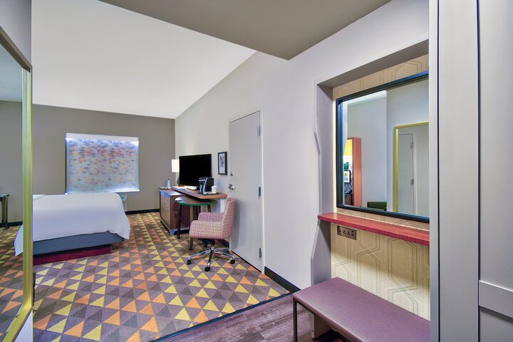 1 King Bed Communications (3 of 16)