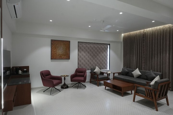Room 32 of 70