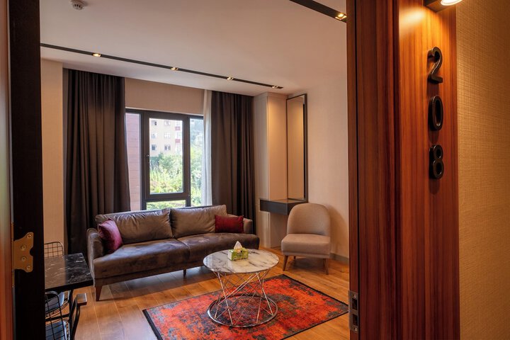 Room 28 of 45