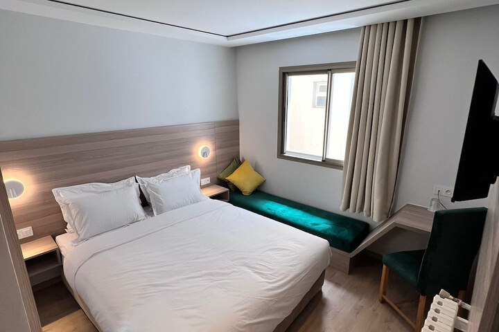 Room 5 of 17