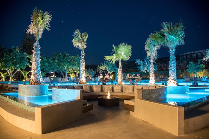 Pool 235 of 332