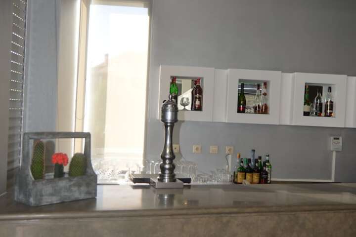 Lounge 43 of 58