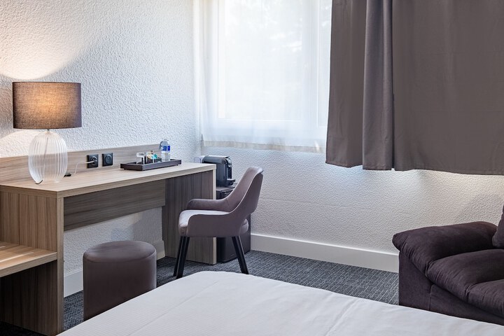 Room 7 of 44