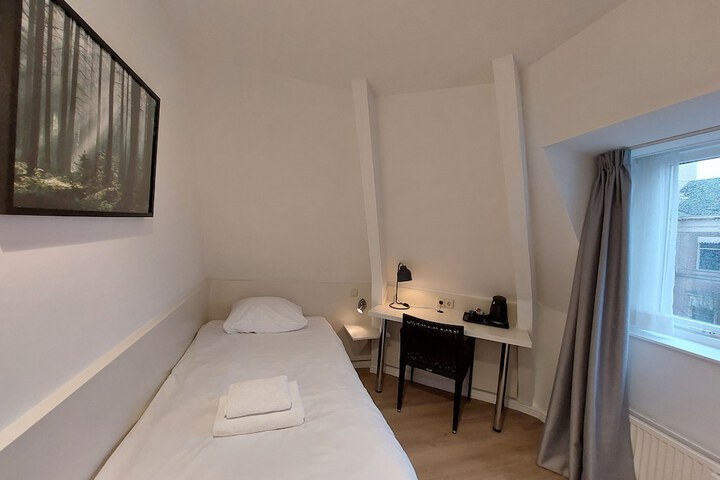 Room 19 of 45