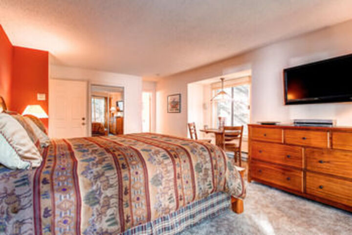 Room 46 of 80