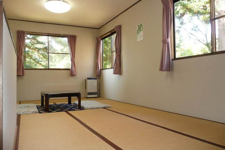 Room 5 of 40