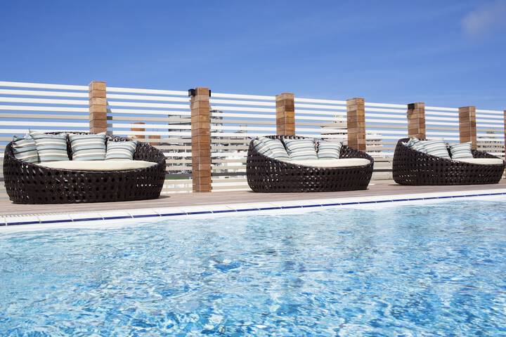 Pool Hotel