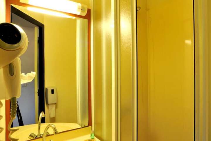 Room 14 of 19