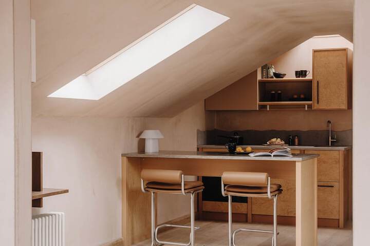 Room 6 of 73