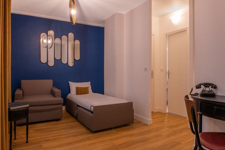 Room 8 of 22