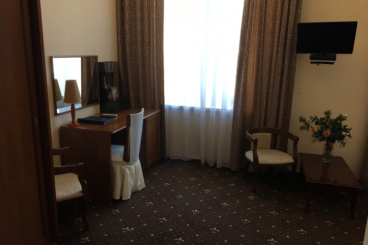 Room 26 of 105