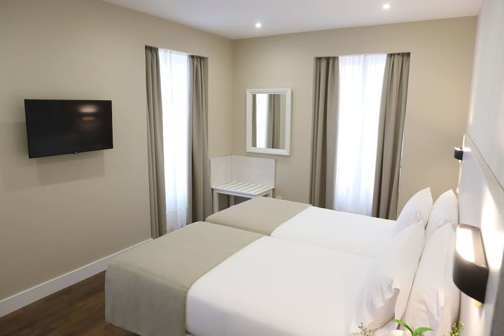 Room 19 of 53