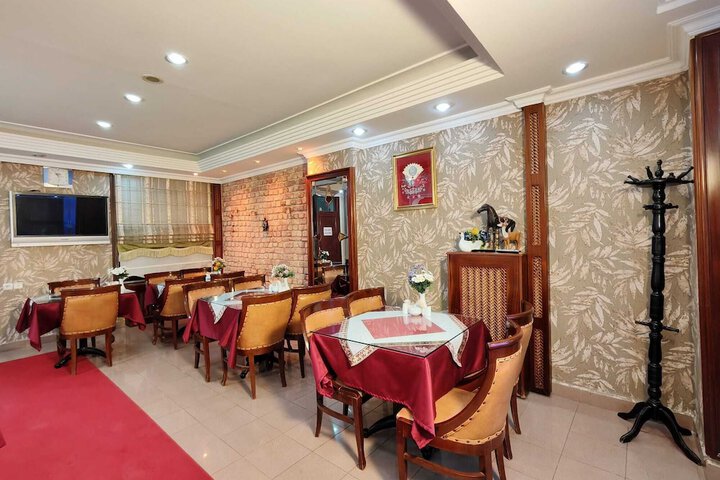 Dining 44 of 61