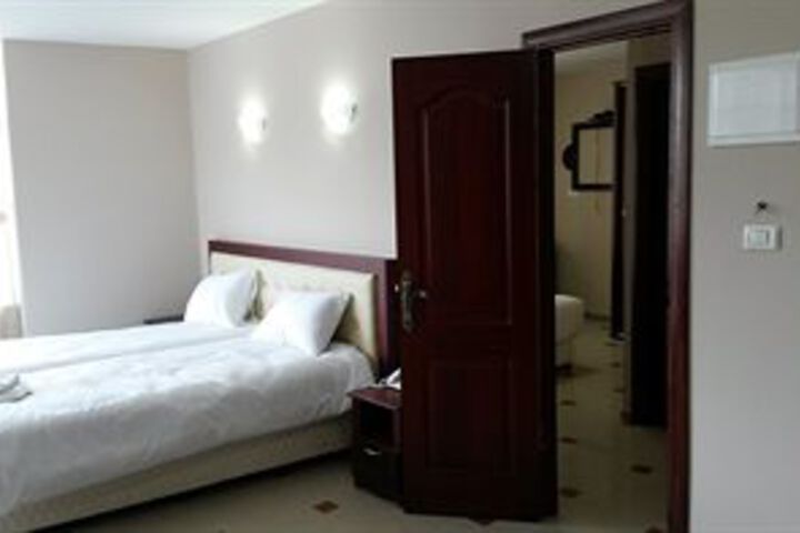 Room 22 of 46