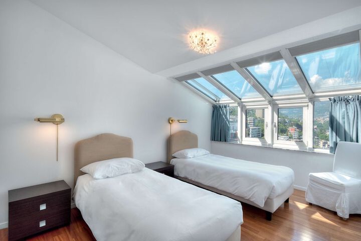 Room 21 of 252