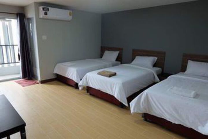 Room 5 of 7