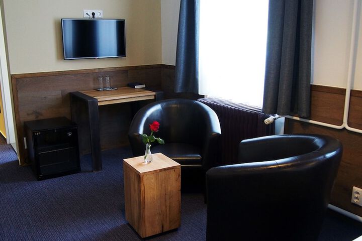 Room 5 of 19