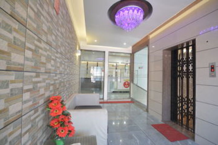 Hotel Entry