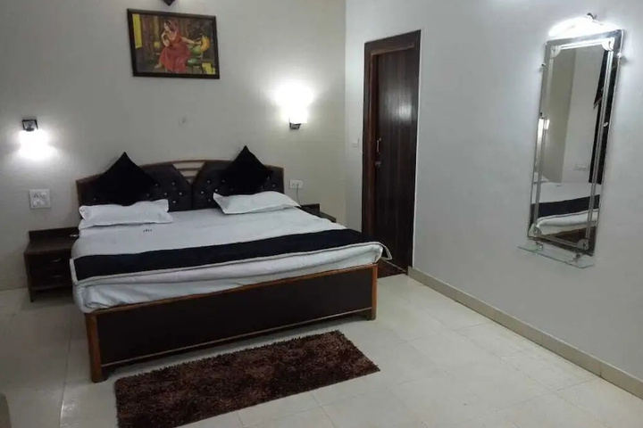 Room 3 of 19