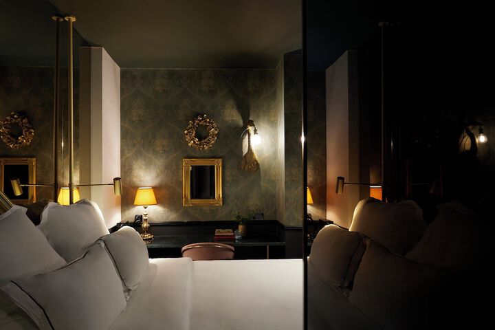 Room 13 of 46